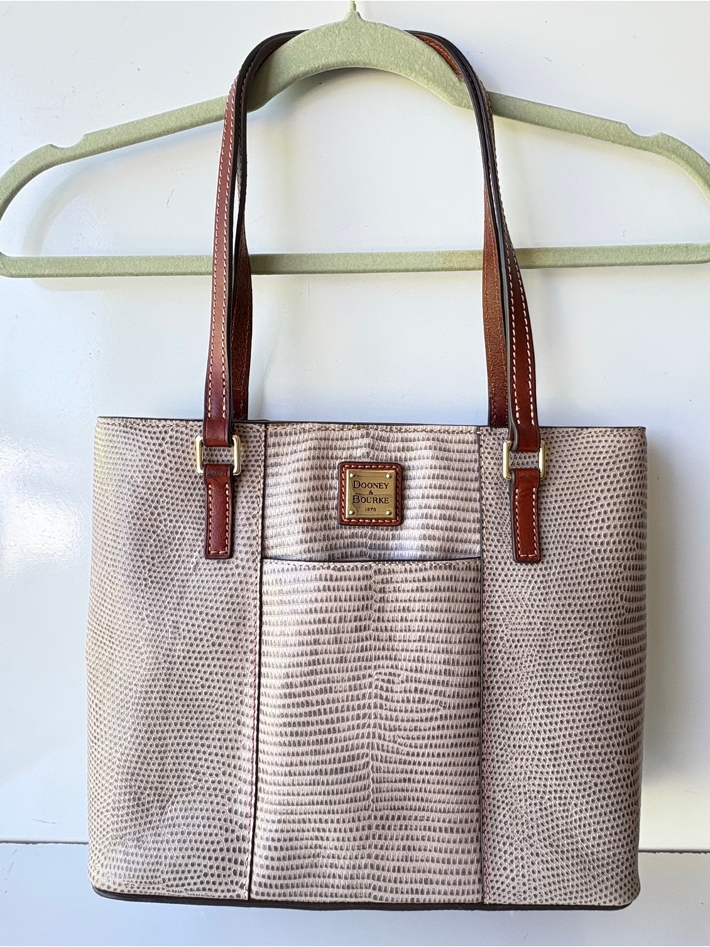 Dooney & Bourke Lexington Tote HandBag Lilac Pebble Grain Leather Preppy Classy